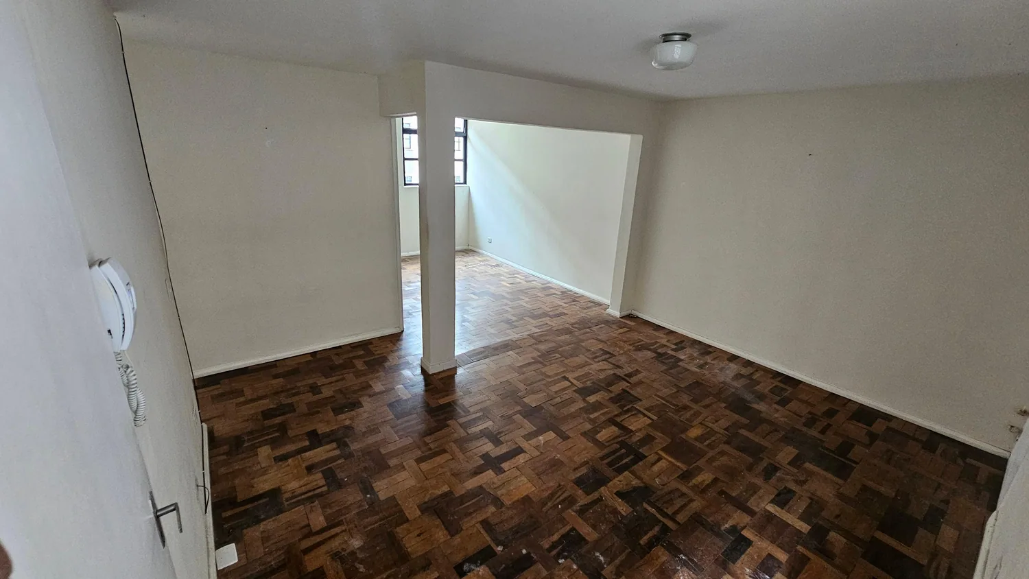 Sala de jantar, foto original do anúncio