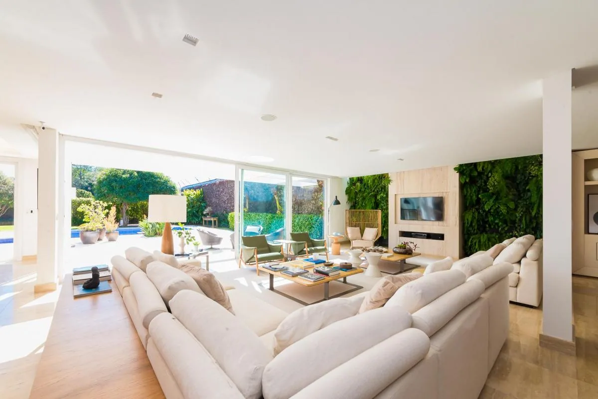 Sala de estar, foto original do anúncio